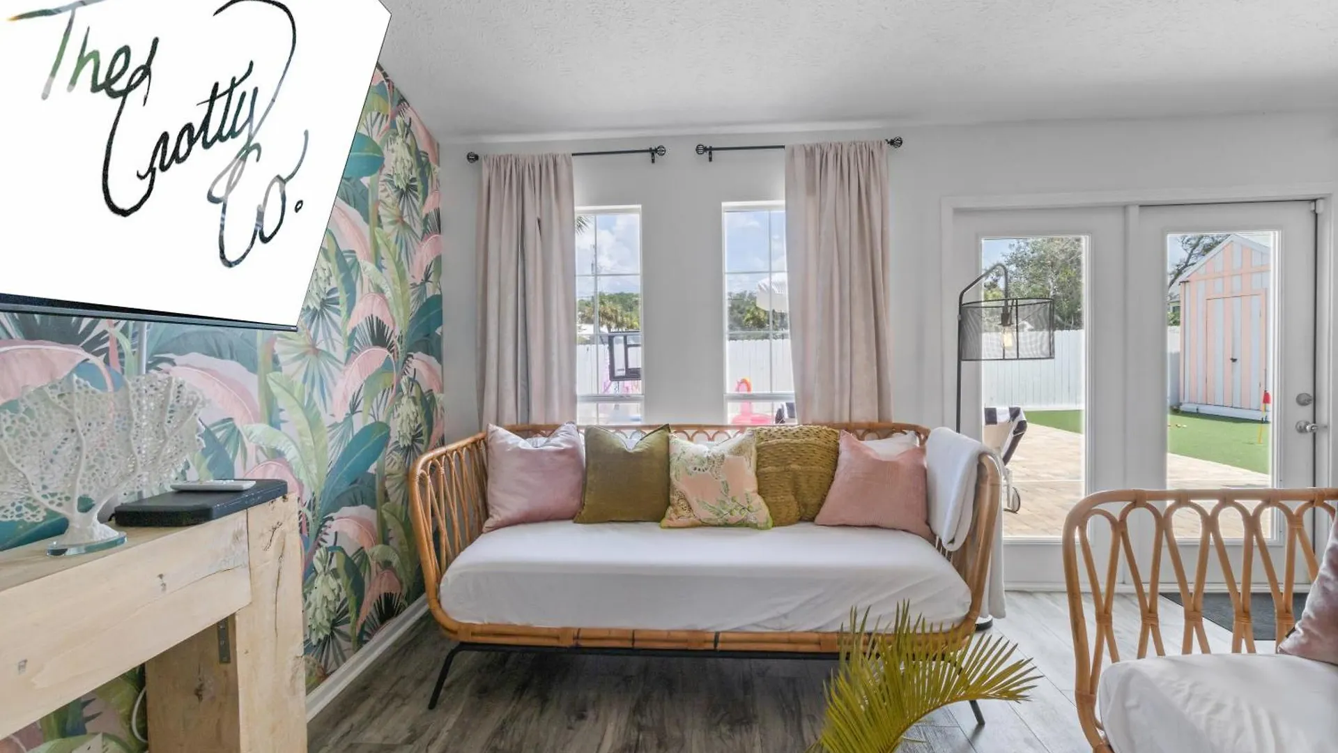 Steps To The Beach & Close To 30A! Private Pool With Sundeck & Putt Putt Golf! Panama City Beach
