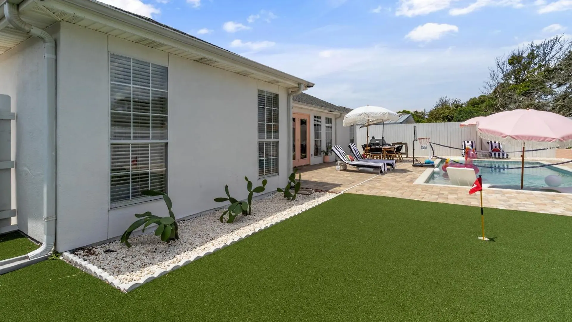 Steps To The Beach & Close To 30A! Private Pool With Sundeck & Putt Putt Golf! Panama City Beach 0*,