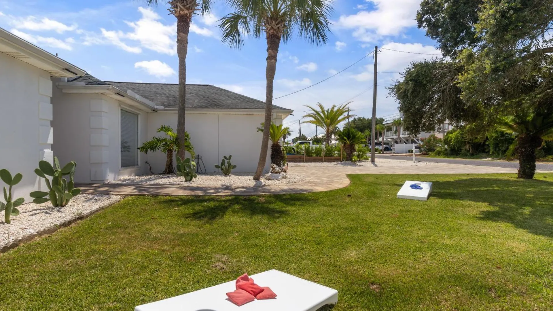 Steps To The Beach & Close To 30A! Private Pool With Sundeck & Putt Putt Golf! Panama City Beach