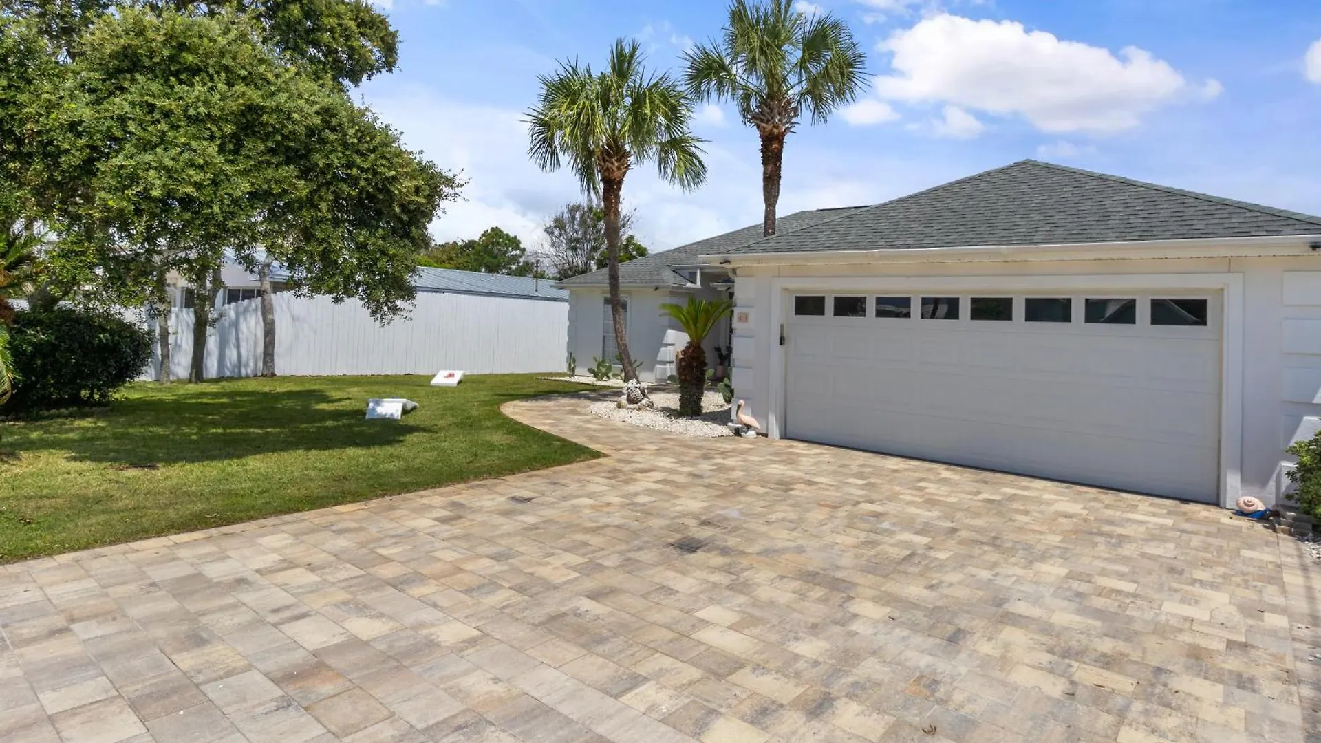 Steps To The Beach & Close To 30A! Private Pool With Sundeck & Putt Putt Golf! Panama City Beach ABD