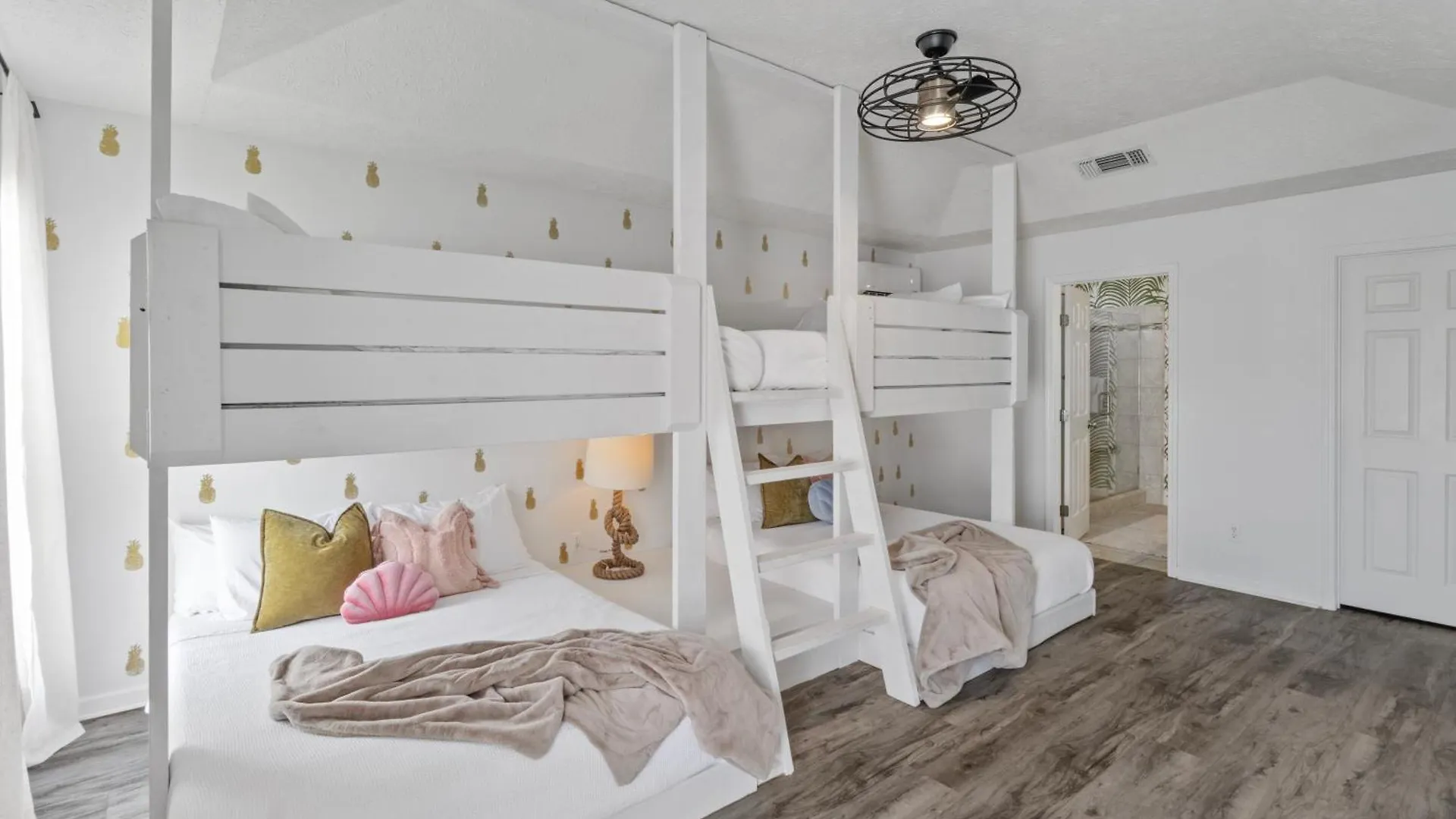 Tatil Evi Steps To The Beach & Close To 30A! Private Pool With Sundeck & Putt Putt Golf! Panama City Beach ABD