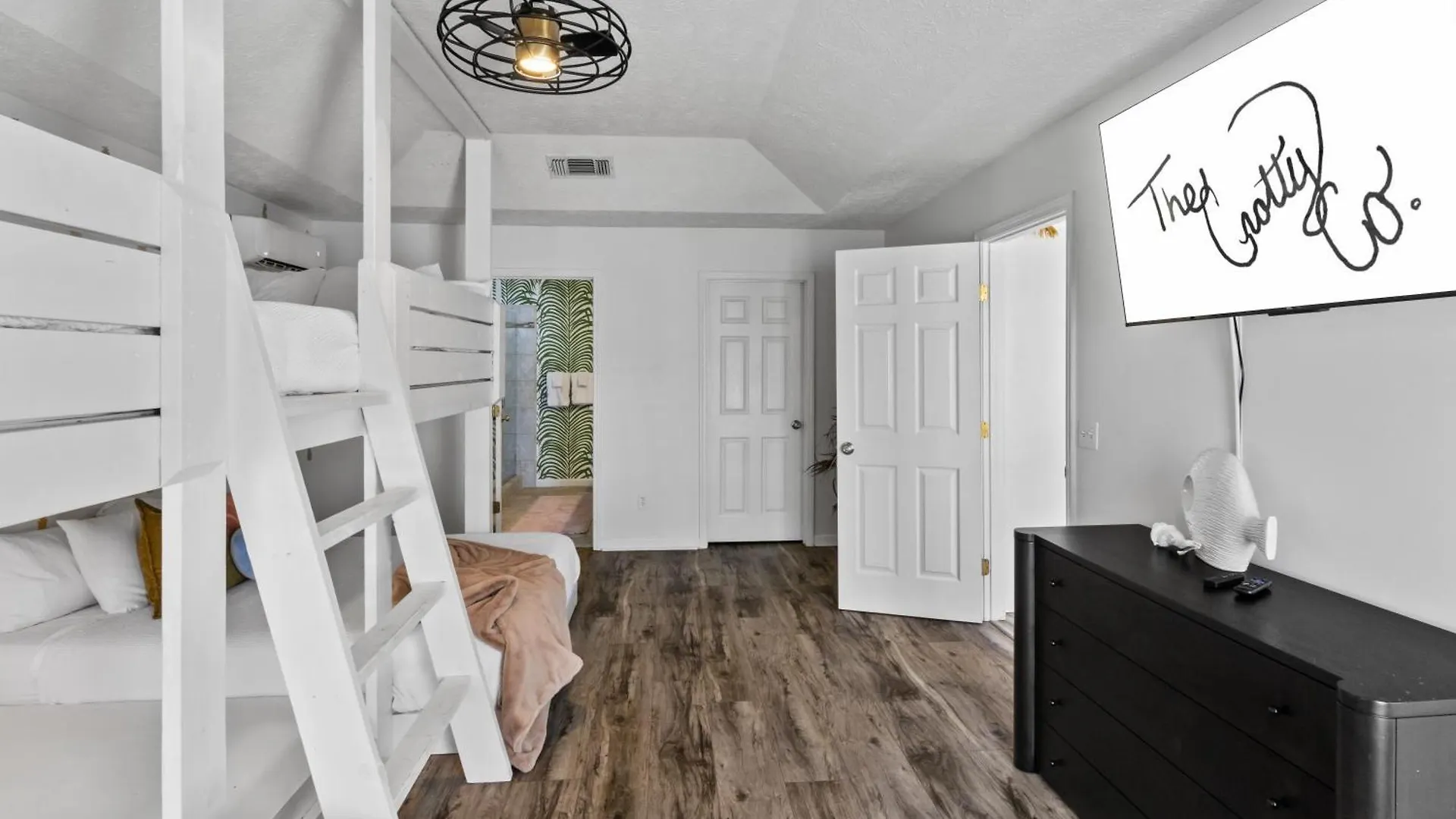 Steps To The Beach & Close To 30A! Private Pool With Sundeck & Putt Putt Golf! Panama City Beach 0*,