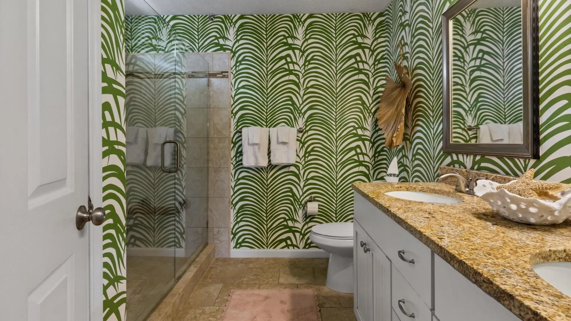 Steps To The Beach & Close To 30A! Private Pool With Sundeck & Putt Putt Golf! Panama City Beach