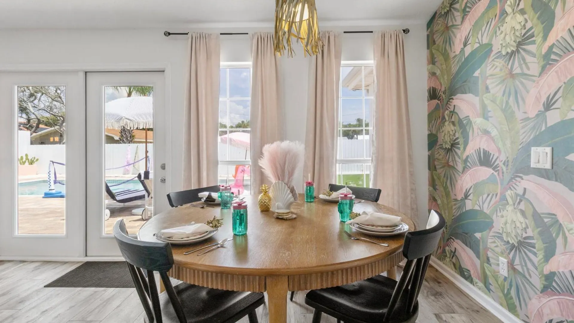 Steps To The Beach & Close To 30A! Private Pool With Sundeck & Putt Putt Golf! Panama City Beach 0*,