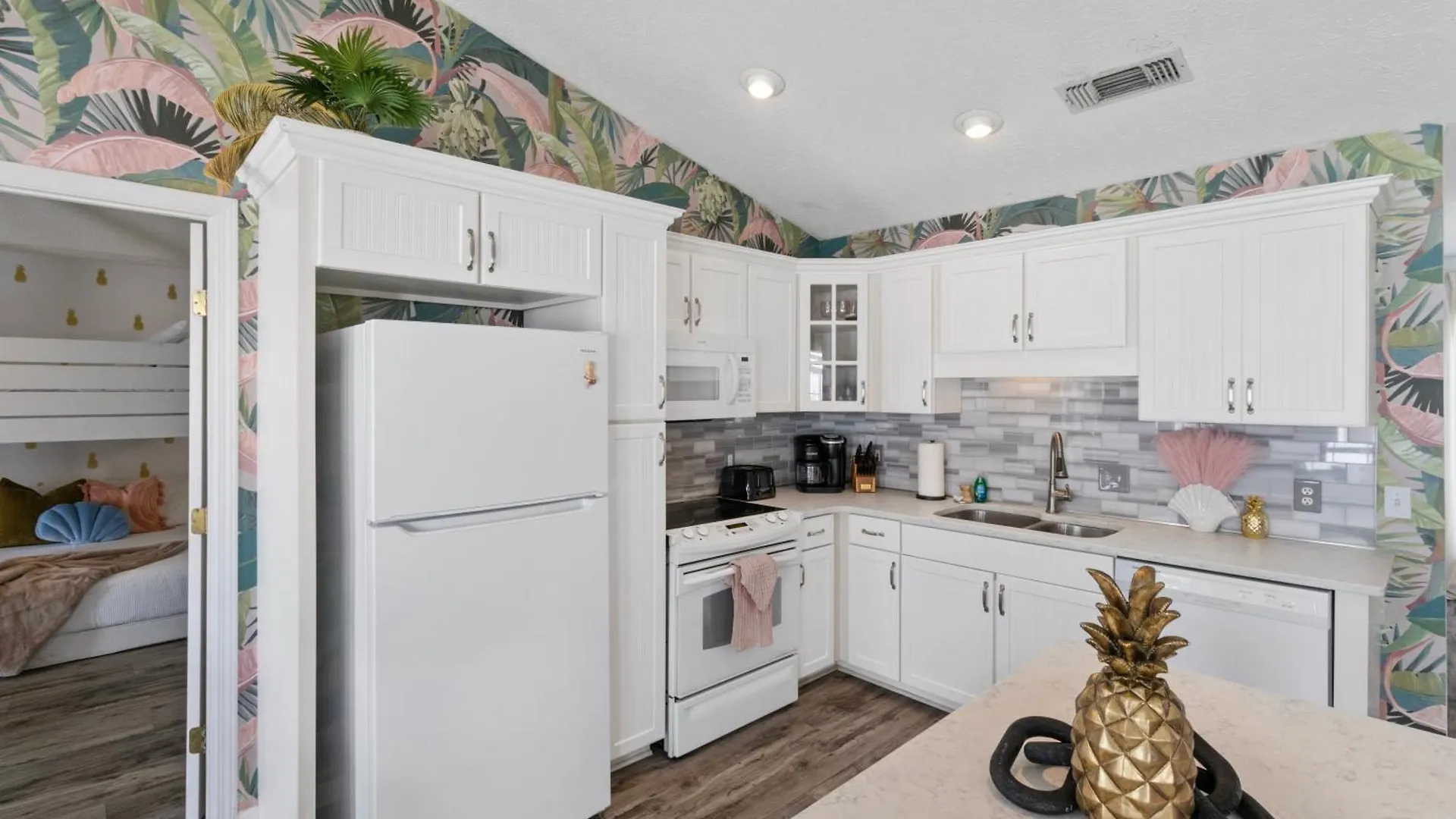 Steps To The Beach & Close To 30A! Private Pool With Sundeck & Putt Putt Golf! Panama City Beach 0*,  United States